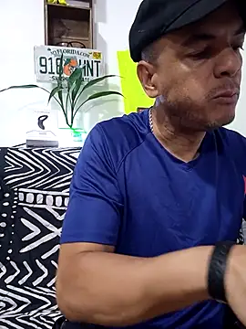 Snapshot of latinmartin73 chatting on September 13, 2025, 12:21 am latinmartin73 online show from September 13, 2025, 12:21 am