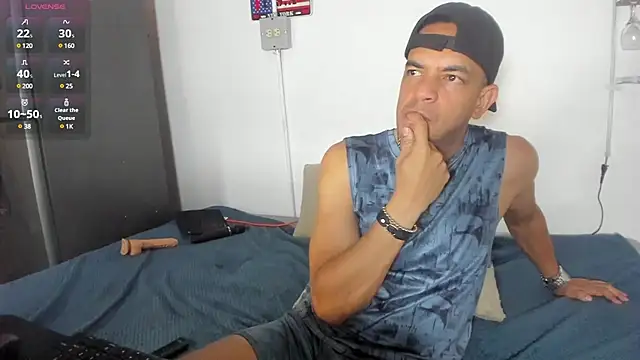 Snapshot of latinmartin73 chatting on February 24, 2025, 11:52 pm latinmartin73 online show from February 24, 2025, 11:52 pm