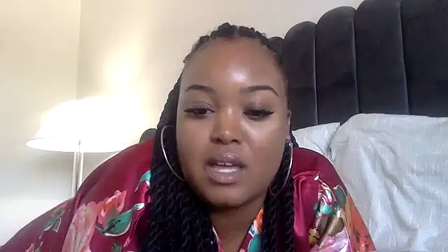 itsprettyfee online show from January 5, 2025, 9:03 pm