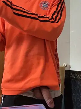 jovenestraviesos online show from February 15, 2026, 4:06 pm