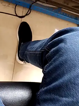 huzi518 online show from April 13, 2026, 2:48 am