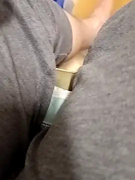 huzi518 online show from April 21, 2026, 12:23 pm