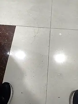 huzi518 online show from April 25, 2026, 11:35 am