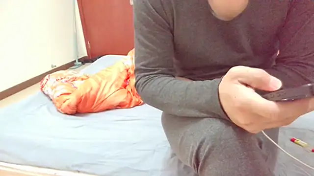 huzi518 online show from December 14, 2025, 1:23 am