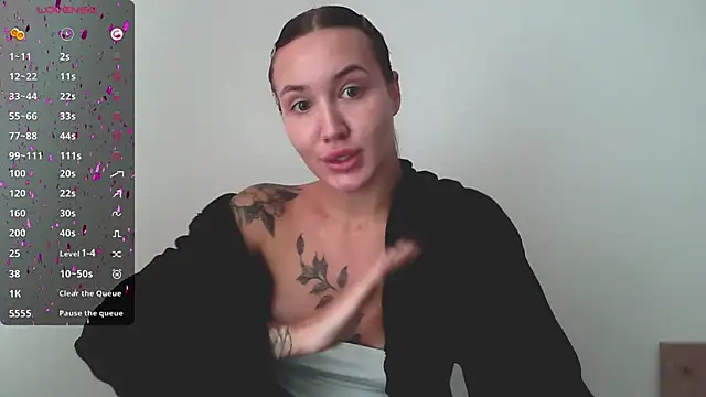 Snapshot of Stasia_Queen chatting on December 2, 2024, 9:52 am Stasia Queen online show from December 2, 2024, 9:52 am