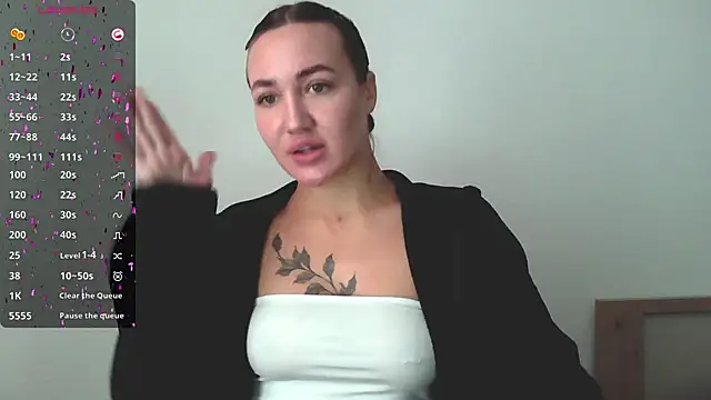 Snapshot of Stasia_Queen chatting on December 9, 2024, 9:49 am Stasia Queen online show from December 9, 2024, 9:49 am