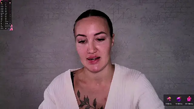 Snapshot of Stasia_Queen chatting on October 1, 2025, 9:25 am Stasia Queen online show from October 1, 2025, 9:25 am