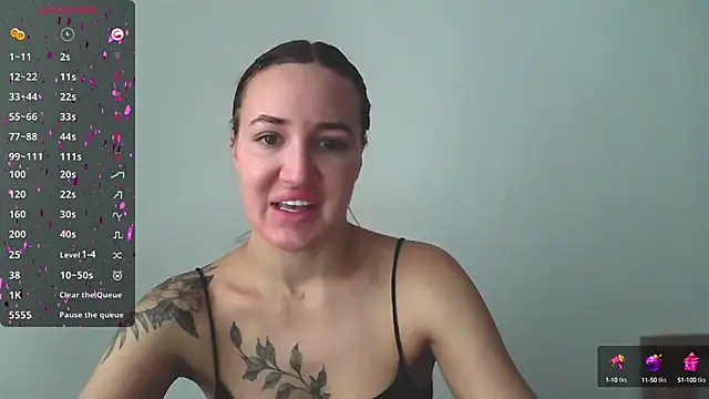 Snapshot of Stasia_Queen chatting on December 20, 2024, 9:32 am Stasia Queen online show from December 20, 2024, 9:32 am