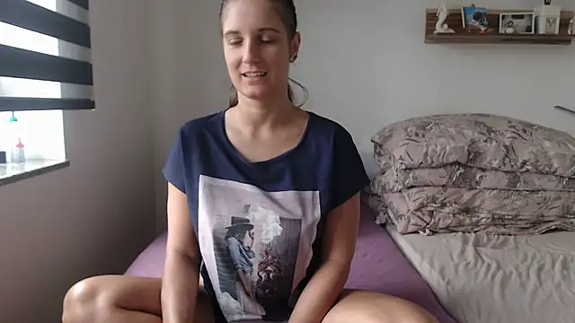 jennifer11772 online show from July 15, 2026, 11:06 am