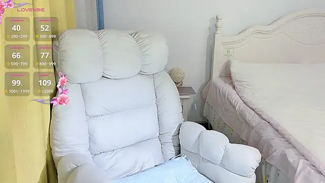 Caitlyn   online show from November 8, 2025, 11:36 am