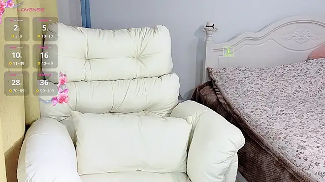 Caitlyn   online show from November 27, 2025, 10:48 am