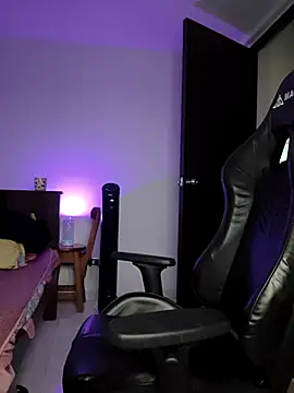 Kiitygirl online show from April 7, 2026, 3:41 am