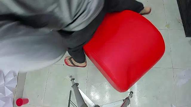 Snapshot of Messy_Party chatting on February 22, 2025, 6:52 pm Messy Party online show from February 22, 2025, 6:52 pm