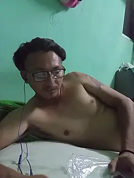 Andresguz35 online show from November 10, 2025, 6:07 am