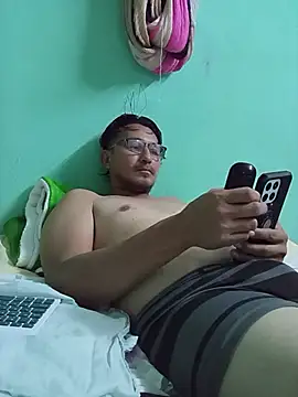 Andresguz35 online show from November 19, 2025, 5:51 am