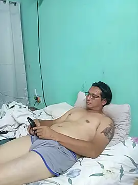 Andresguz35 online show from April 29, 2026, 5:00 am