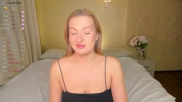 Emma  Leee online show from March 5, 2025, 4:02 am