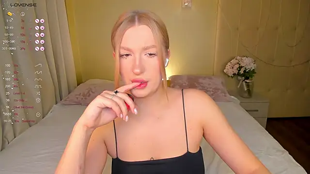 Emma  Leee online show from March 5, 2025, 12:59 am