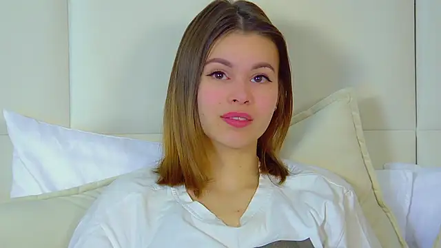 Snapshot of PollyLanders chatting on February 28, 2025, 6:54 am PollyLanders online show from February 28, 2025, 6:54 am