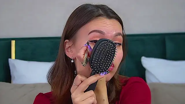 PollyLanders online show from November 12, 2025, 6:28 am