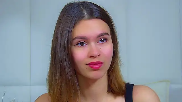 Snapshot of PollyLanders chatting on September 19, 2025, 8:18 am PollyLanders online show from September 19, 2025, 8:18 am