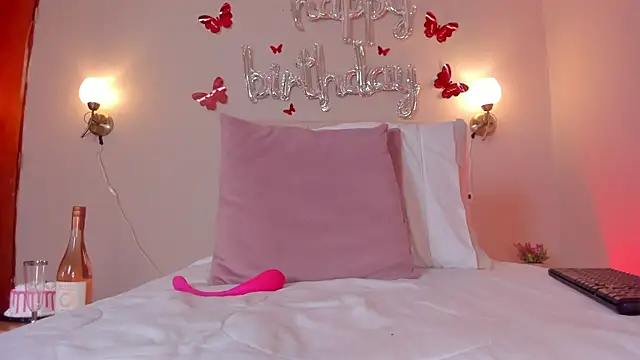 Snapshot of dani_skinny_ chatting on March 8, 2025, 2:51 pm dani skinny online show from March 8, 2025, 2:51 pm