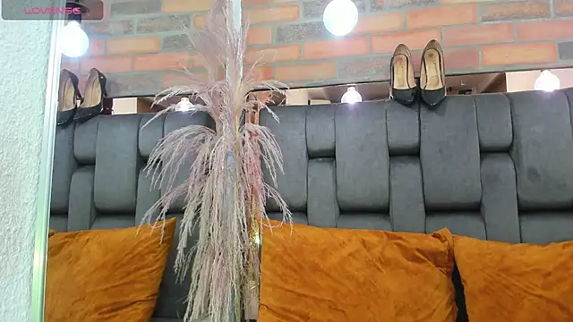 JESSYCORTES online show from February 2, 2026, 8:41 pm