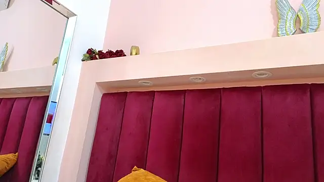 Snapshot of JESSYCORTES chatting on March 17, 2025, 5:38 pm JESSYCORTES online show from March 17, 2025, 5:38 pm