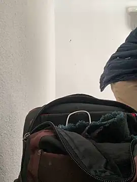 Snapshot of Lucascacaca chatting on January 1, 2025, 2:31 pm Lucascacaca online show from January 1, 2025, 2:31 pm