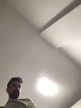 Snapshot of Lucascacaca chatting on October 19, 2025, 5:05 pm Lucascacaca online show from October 19, 2025, 5:05 pm