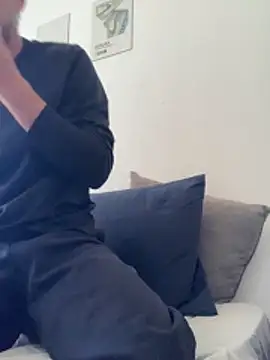 Lucascacaca online show from March 31, 2026, 1:02 pm