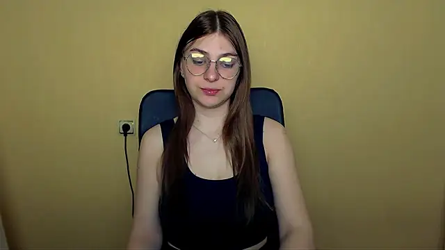 Snapshot of Luna_Lush_ chatting on April 23, 2026, 7:37 am Luna Lush online show from April 23, 2026, 7:37 am