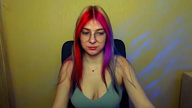 Luna Lush  online show from February 15, 2025, 8:44 am