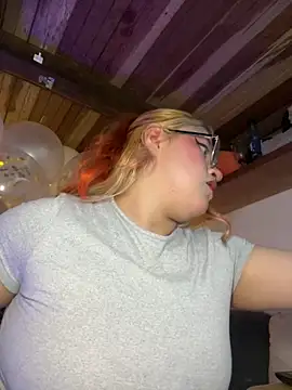 SophiaWeestt99 online show from March 13, 2026, 4:28 am