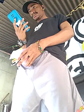 Snapshot of amarijones chatting on October 2, 2025, 1:36 pm amarijones online show from October 2, 2025, 1:36 pm