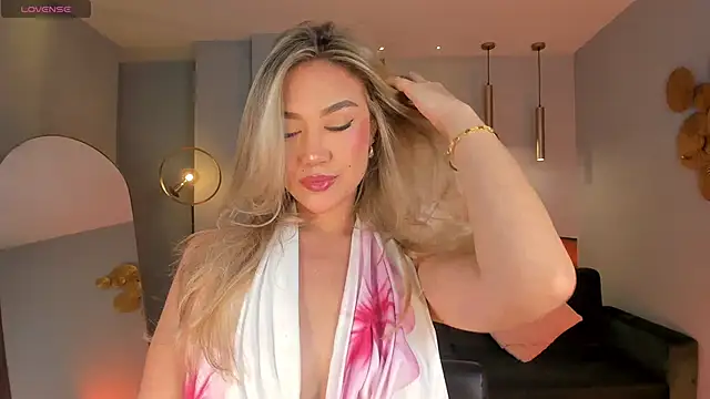 RebeccaHudson online show from December 2, 2025, 7:26 pm