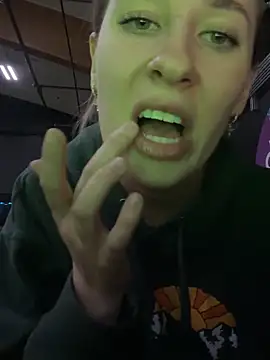 M1ssyk1ssy online show from February 5, 2025, 11:50 pm