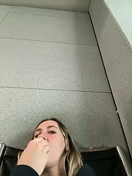 M1ssyk1ssy online show from January 17, 2025, 6:44 pm