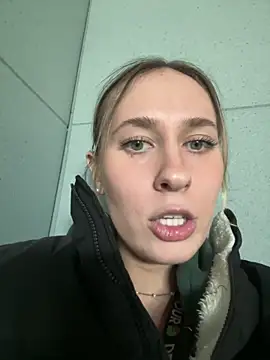 M1ssyk1ssy online show from January 14, 2025, 6:07 pm