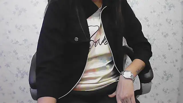 collage hoty online show from February 2, 2026, 3:27 am