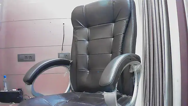 collage hoty online show from September 22, 2025, 4:57 pm