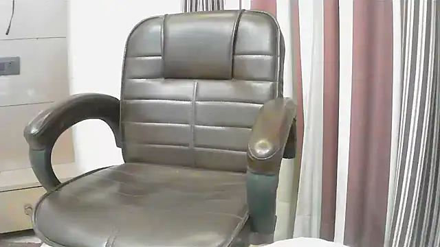 collage hoty online show from March 23, 2025, 12:04 am