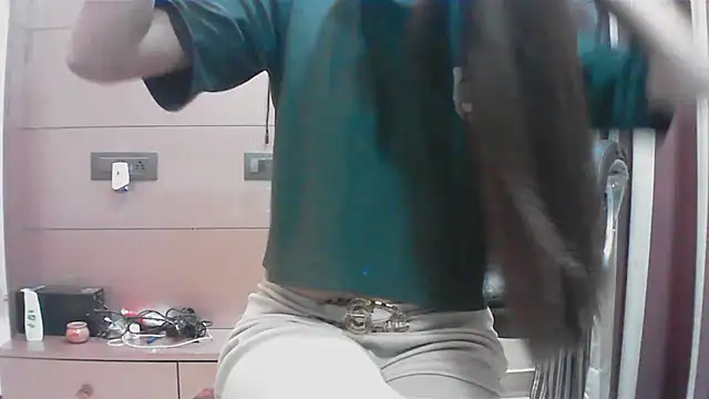 Snapshot of collage_hoty chatting on November 15, 2025, 4:44 pm collage hoty online show from November 15, 2025, 4:44 pm