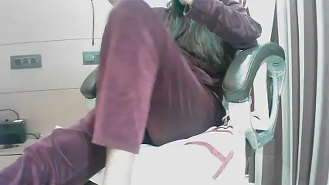 Snapshot of collage_hoty chatting on December 16, 2025, 4:22 pm collage hoty online show from December 16, 2025, 4:22 pm