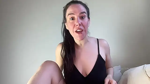 MilkyHoneyLullabies online show from March 5, 2025, 7:05 am