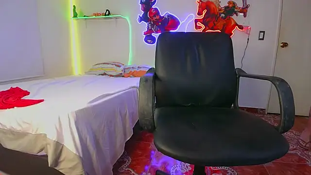 Snapshot of sweetie_tsgirl_ chatting on December 5, 2024, 10:06 pm sweetie tsgirl  online show from December 5, 2024, 10:06 pm