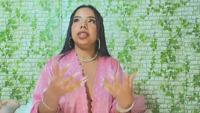 Snapshot of DafneMillers chatting on March 5, 2025, 1:31 am DafneMillers online show from March 5, 2025, 1:31 am