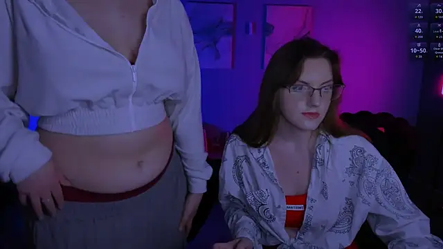 nikole kitt online show from April 18, 2026, 7:07 pm