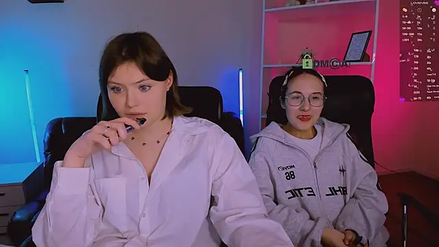 Snapshot of nikole_kitt chatting on November 26, 2025, 8:31 pm nikole kitt online show from November 26, 2025, 8:31 pm