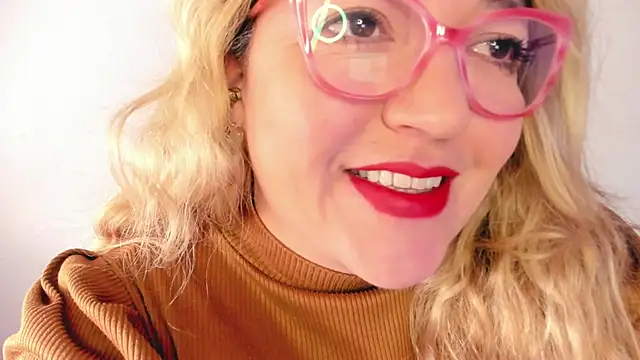 Naty Mature  online show from December 5, 2025, 12:48 pm